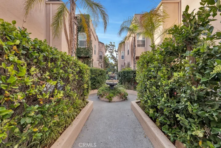 10659 Bloomfield Street, Toluca Lake, California 91602