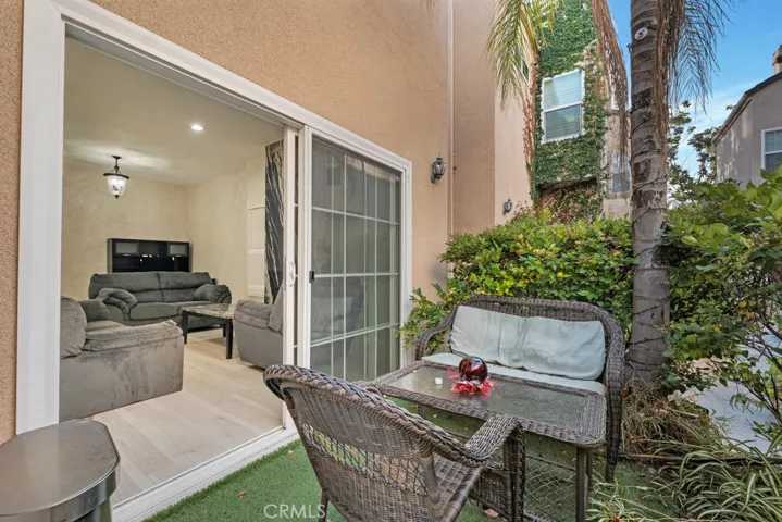 10659 Bloomfield Street, Toluca Lake, California 91602