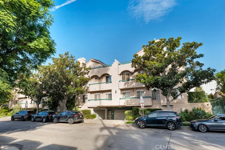 10659 Bloomfield Street, Toluca Lake, California 91602