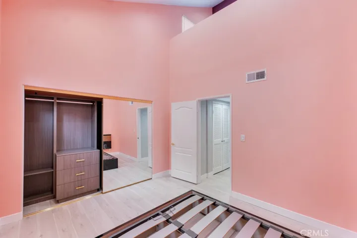 10659 Bloomfield Street, Toluca Lake, California 91602