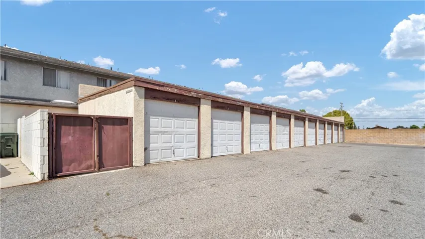 9075 Sewell Avenue, Fontana, California 92335