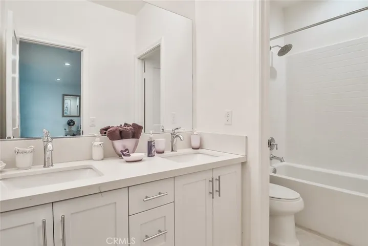 235 Morro Way 1, Simi Valley, California 93065