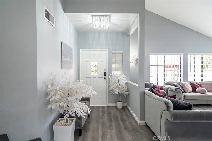 5808 Pioneer Boulevard, Whittier, California 90606