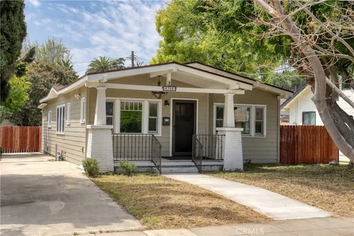 3702 Seneca Avenue, Los Angeles, California 90039