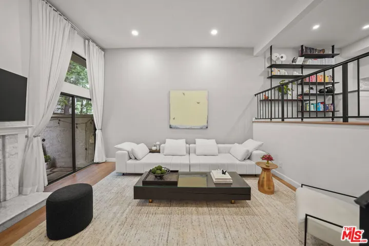 12831 Moorpark Street 12, Studio City, California 91604