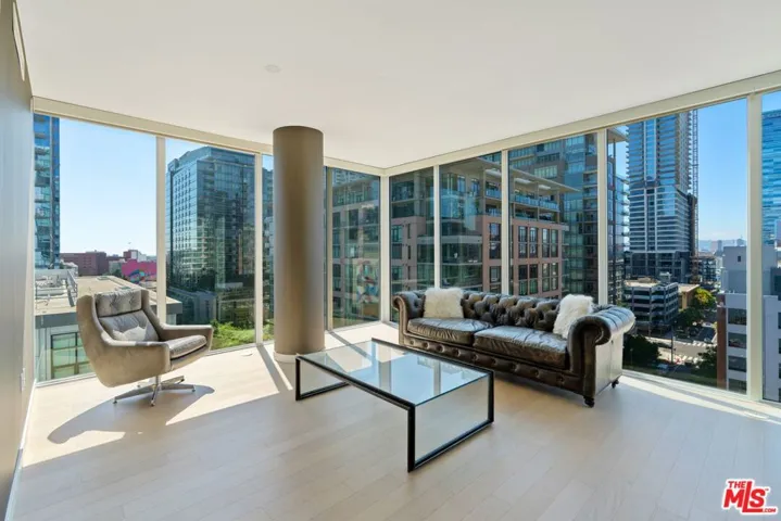 1050 S Grand Avenue 1001, Los Angeles, California 90015