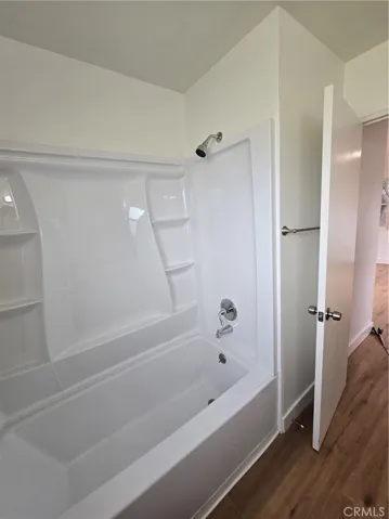 Master Bath - Tub / Shower....here it is