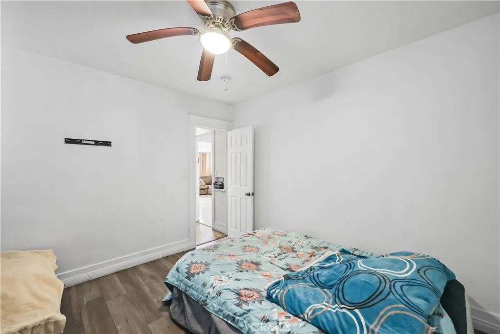 6816 Denver Avenue, Los Angeles, California 90044 home-pic-17