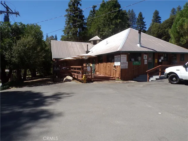 Lodge-Store-restaurant