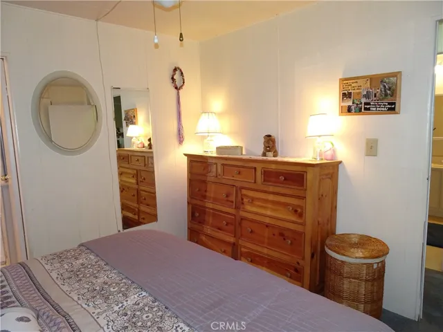 dresser included