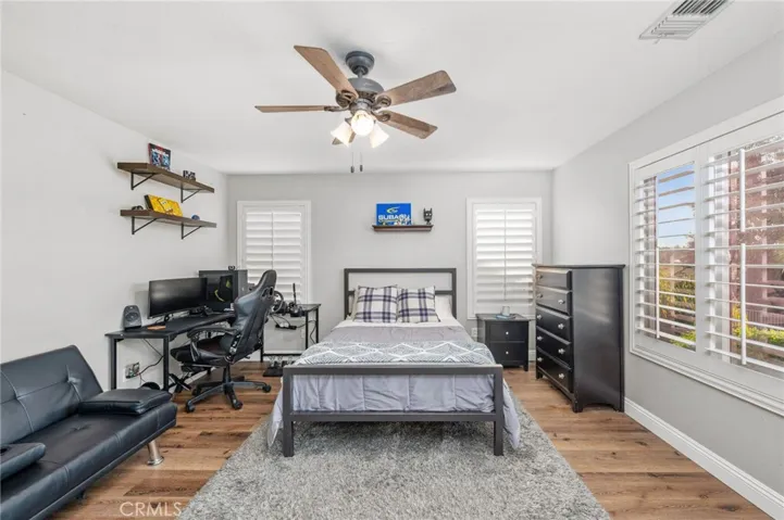 Upstairs: Large Bedroom 4