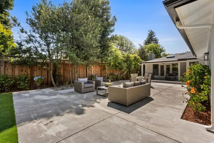 547 Jefferson Drive, Palo Alto, California 94303