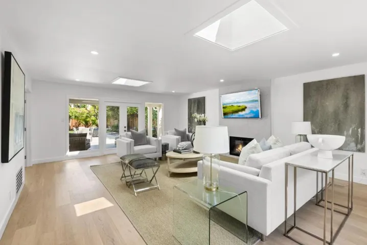 547 Jefferson Drive, Palo Alto, California 94303