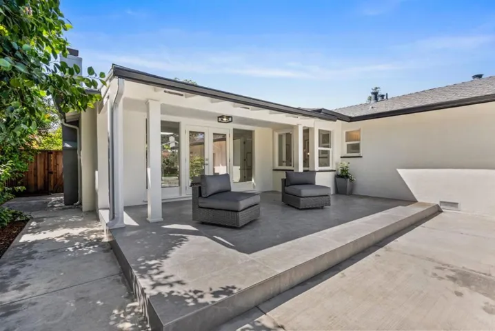 547 Jefferson Drive, Palo Alto, California 94303