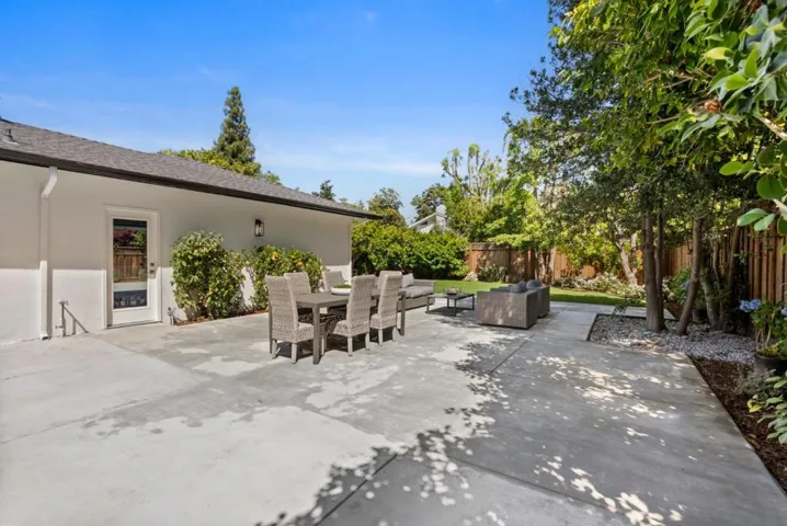 547 Jefferson Drive, Palo Alto, California 94303