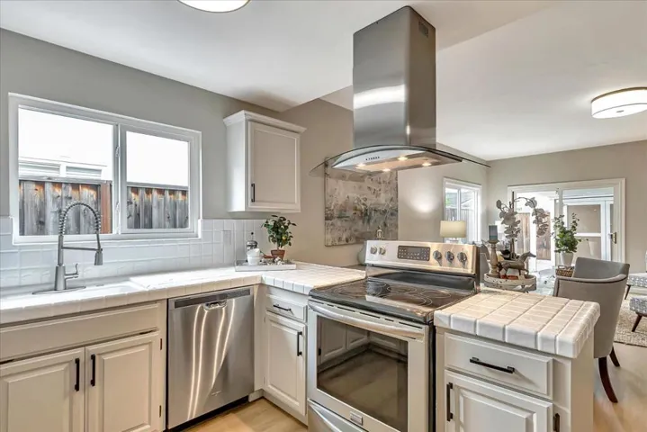 945 Scott Court, Campbell, California 95008
