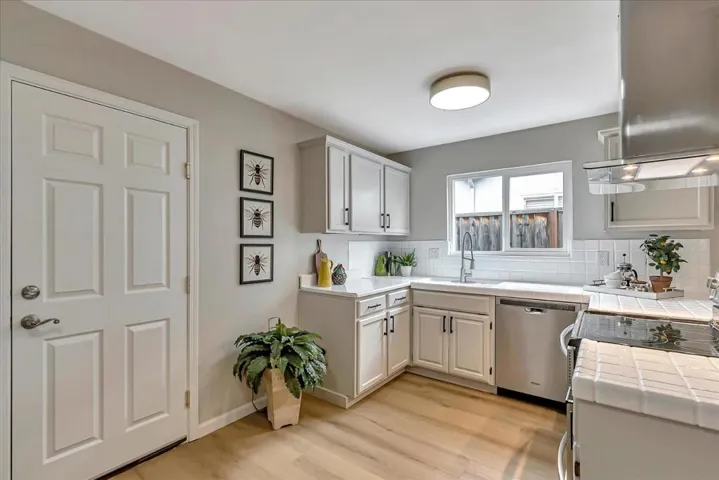 945 Scott Court, Campbell, California 95008