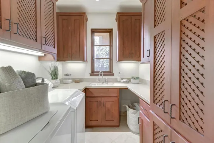 159 Longmeadow Drive, Los Gatos, California 95032