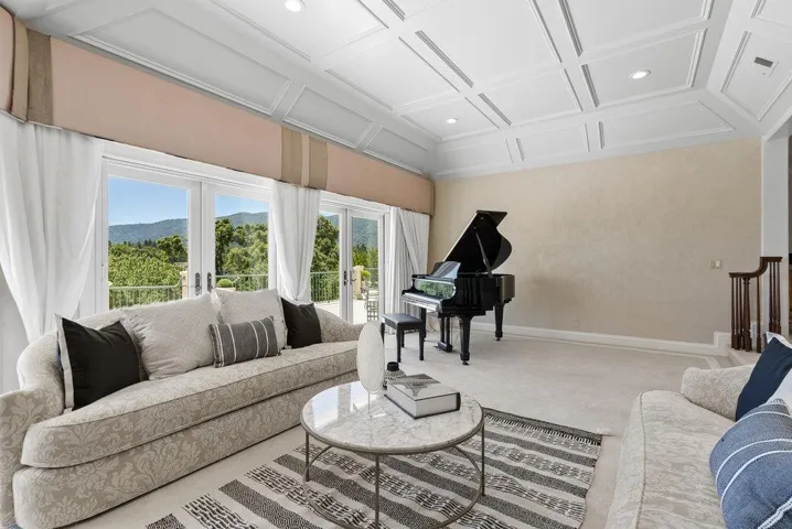 112 Madera Court, Los Gatos, California 95032