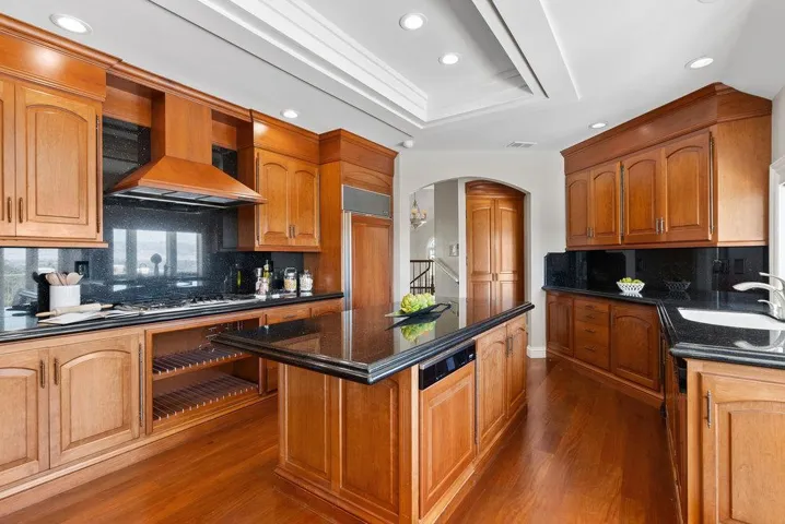 112 Madera Court, Los Gatos, California 95032