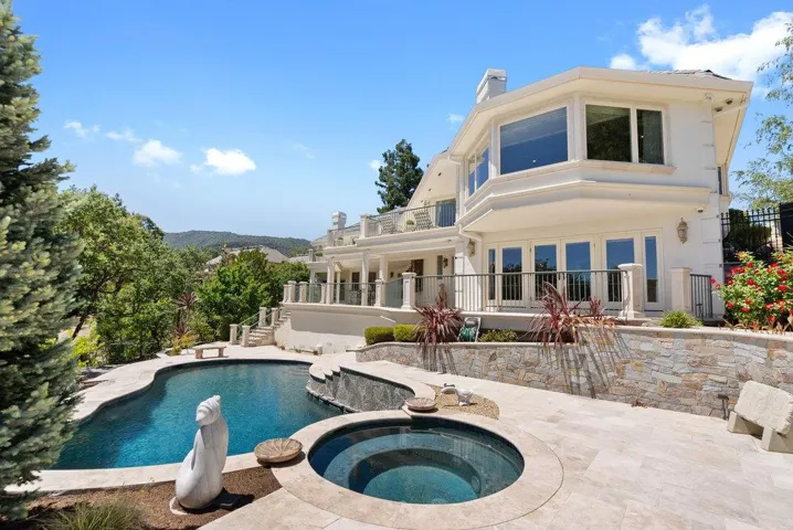 112 Madera Court, Los Gatos, California 95032