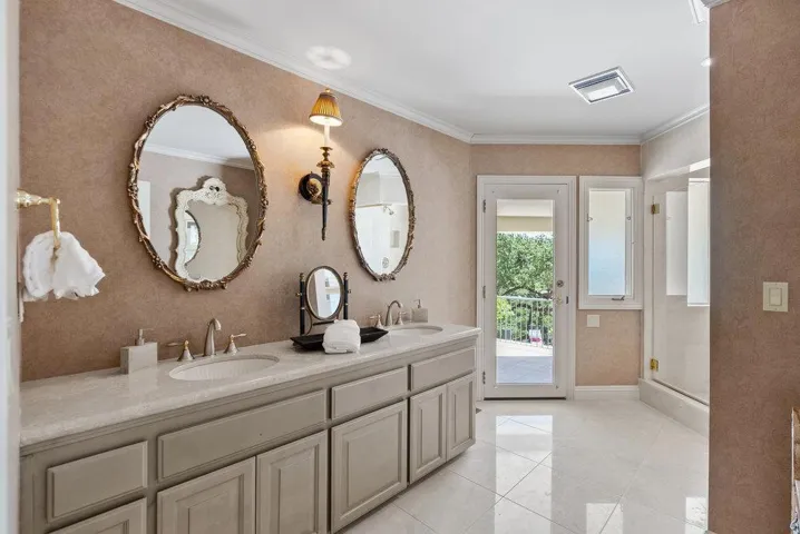 112 Madera Court, Los Gatos, California 95032