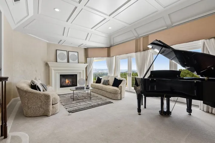 112 Madera Court, Los Gatos, California 95032
