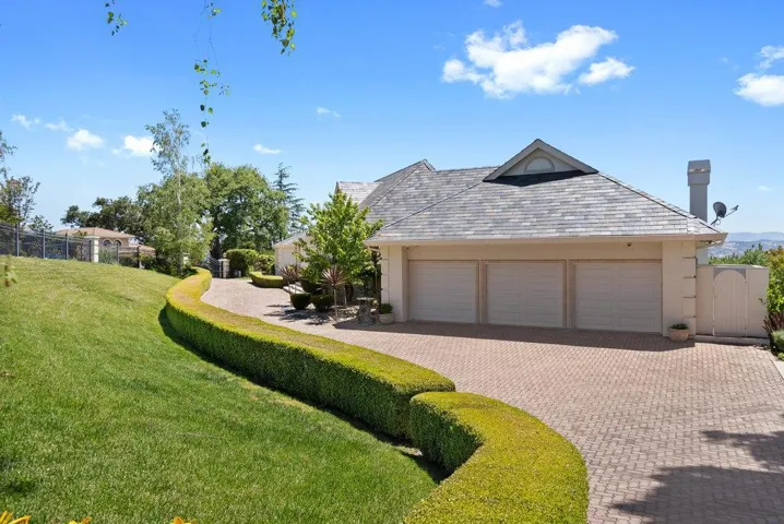 112 Madera Court, Los Gatos, California 95032