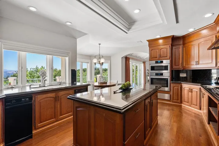 112 Madera Court, Los Gatos, California 95032