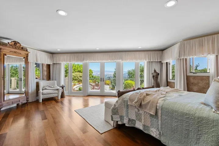 112 Madera Court, Los Gatos, California 95032