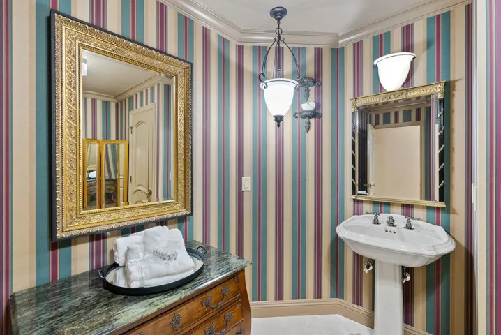 112 Madera Court, Los Gatos, California 95032