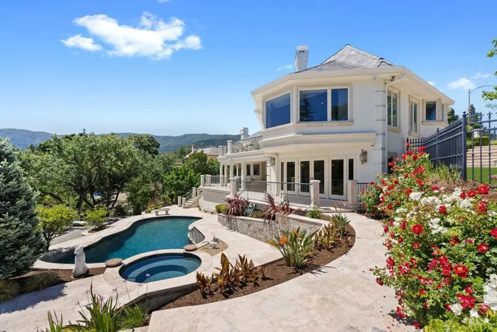 112 Madera Court, Los Gatos, California 95032