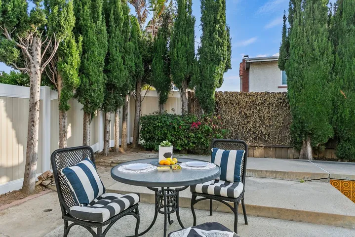 Multiple entertaining areas