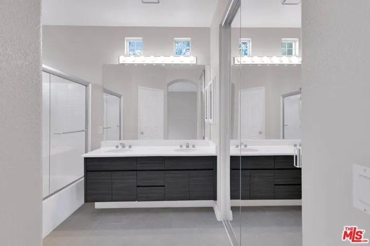 Primary Suite Bathroom