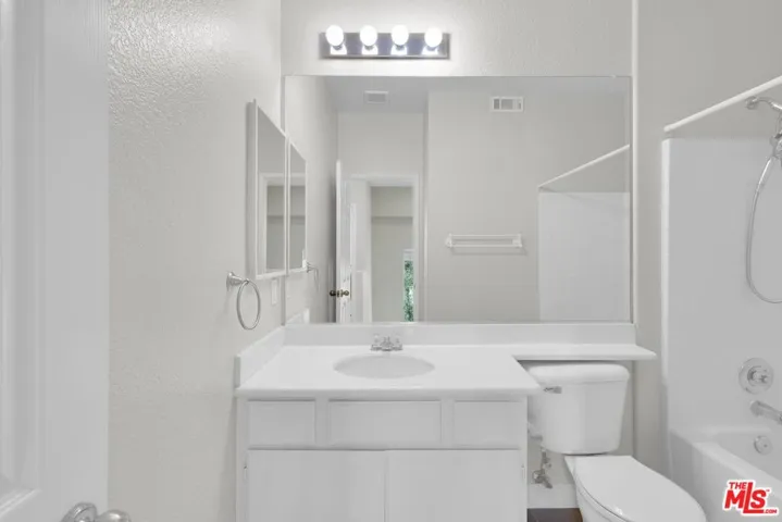 Upstairs Second Bathroom