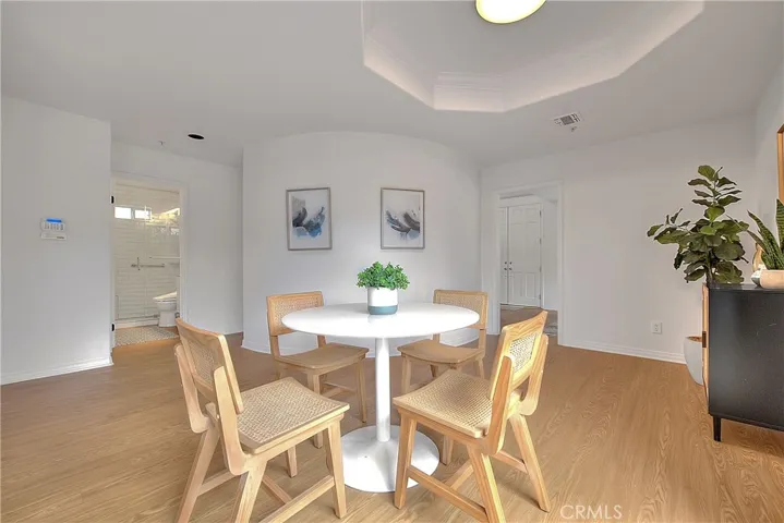 Family and breakfast area