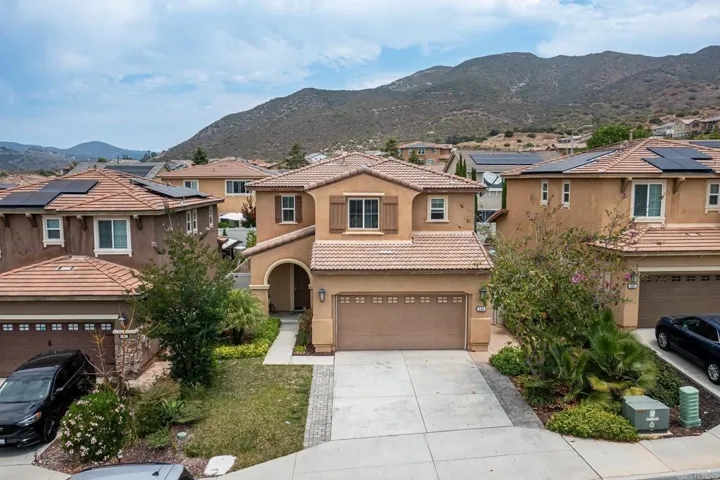 340 Falabella, Fallbrook, California 92028