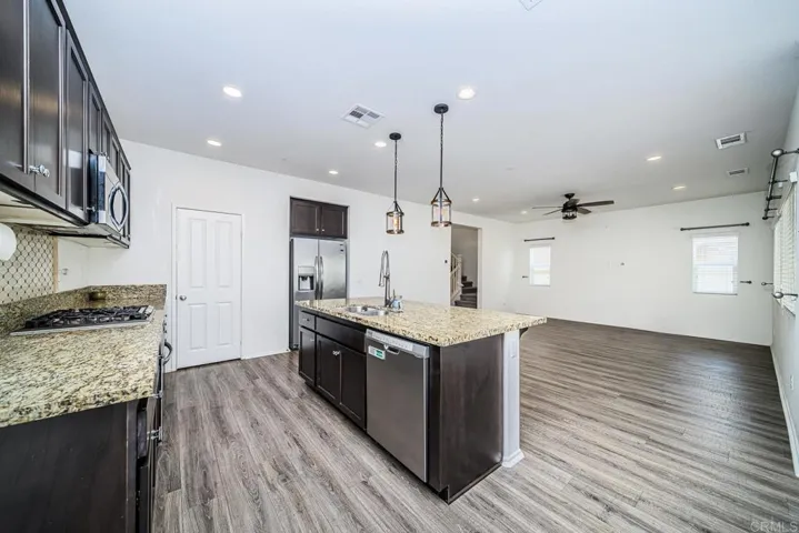 340 Falabella, Fallbrook, California 92028