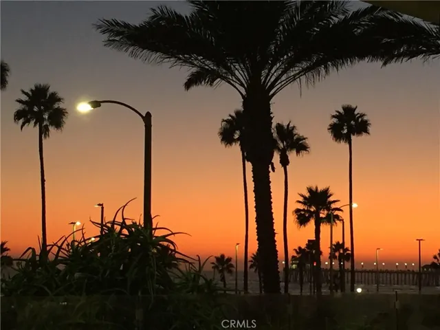 Gorgeous Huntington Beach sunsets!
