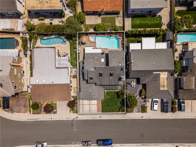 8572 Whitesails Circle, Huntington Beach, California 92646