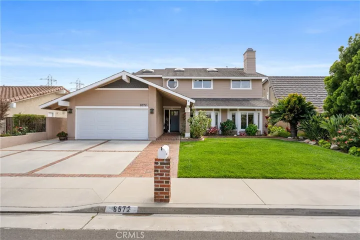 This home offers 5 bedrooms (WITH 2 MASTER SUITES) PLUS a large bonus room and 2-¾ baths