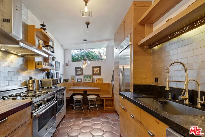 1614 Crescent Place, Venice, California 90291