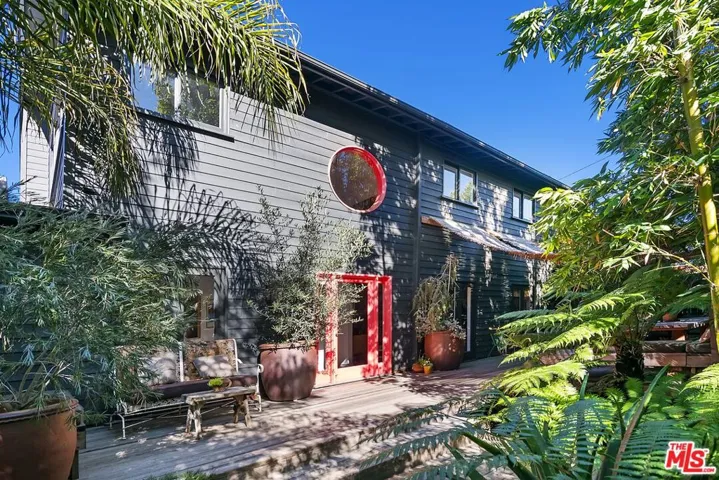 1614 Crescent Place, Venice, California 90291