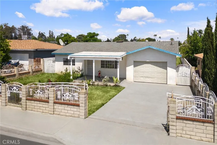 8277 Cherimoya Avenue, Fontana, California 92335
