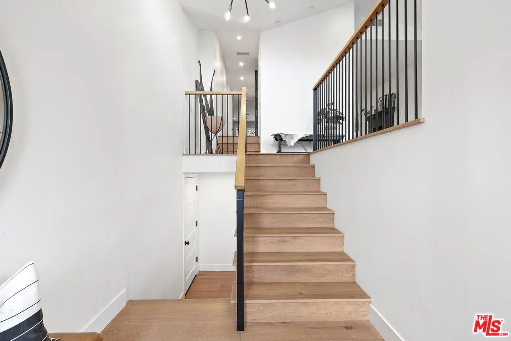 10301 Walavista Road, Los Angeles, California 90064 home-pic-2