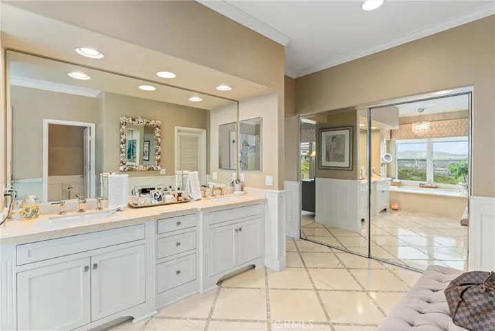 19461 Jasper Hill Road, Lake Forest, California 92679