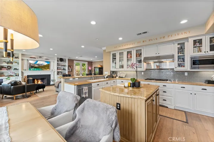19461 Jasper Hill Road, Lake Forest, California 92679