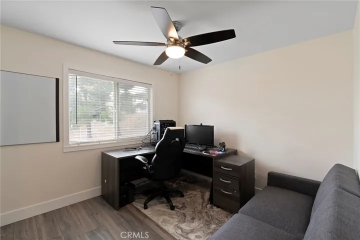 Bedroom/Office