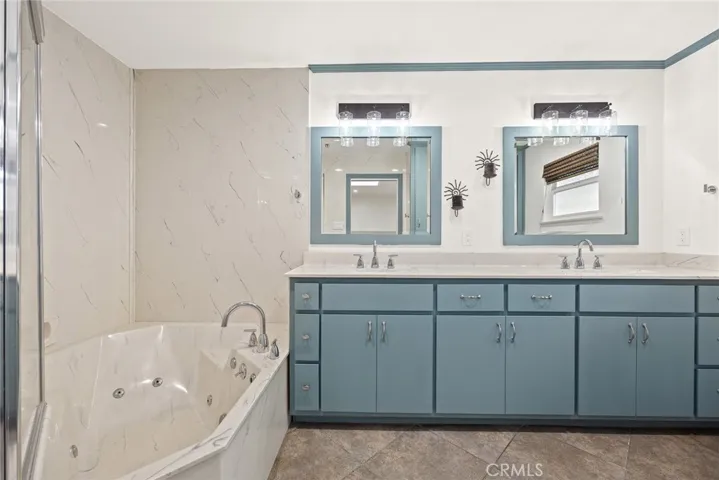 Primary En-Suite
