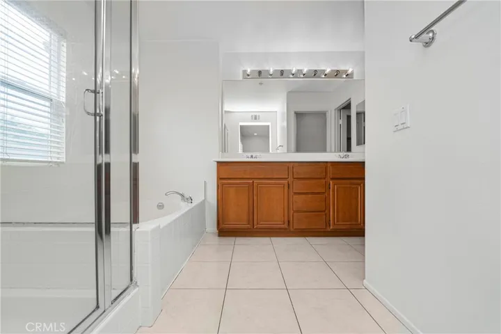 1 Moonstone, Irvine, California 92602